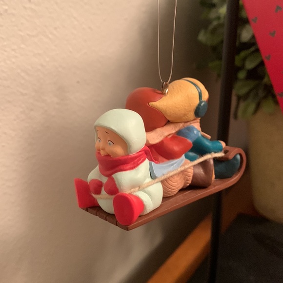 Hallmark KEEPSAKE Ornament WINTER FUN Original Box 1988 Christmas - Picture 2 of 9